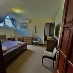 Sempre Etterem Es Panzio 3* Секешфехервар