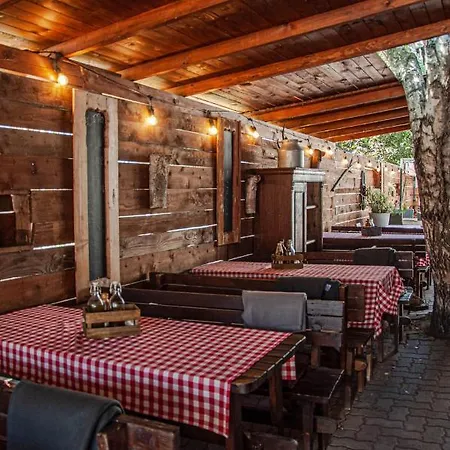 Sempre Etterem Es Panzio