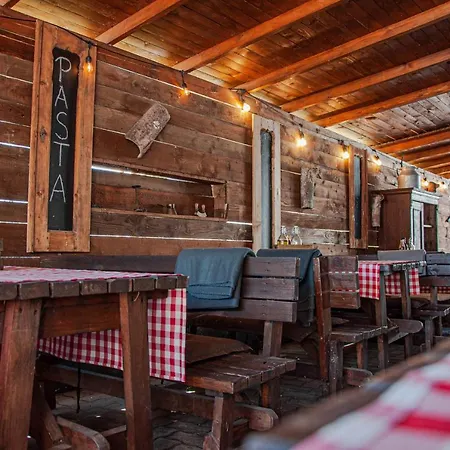 Bed and Breakfast Sempre Etterem Es Panzio