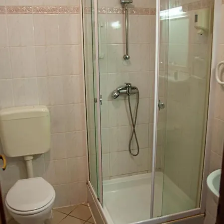 Sempre Etterem Es Panzio Bed and Breakfast