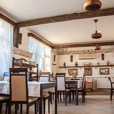 Bed & Breakfast Sempre Etterem Es Panzio