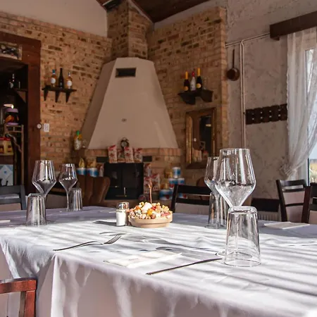 Bed & Breakfast Sempre Etterem Es Panzio