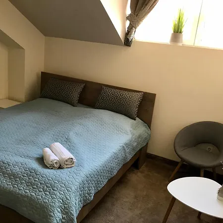 فندق مبيت وإفطار Sempre Etterem Es Panzio 3*