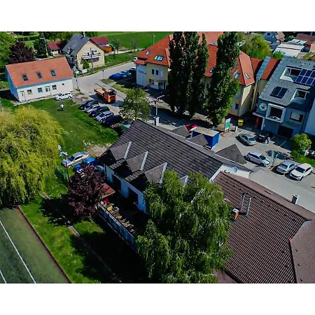 Bed & Breakfast Sempre Etterem Es Panzio