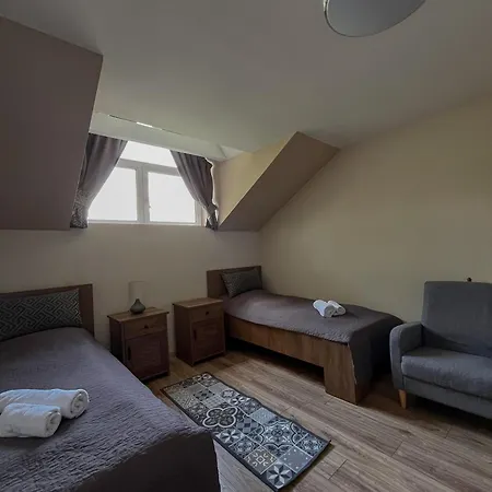 Bed and Breakfast Sempre Etterem Es Panzio 3*