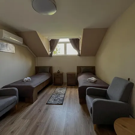 Sempre Etterem Es Panzio Bed and Breakfast Székesfehérvár