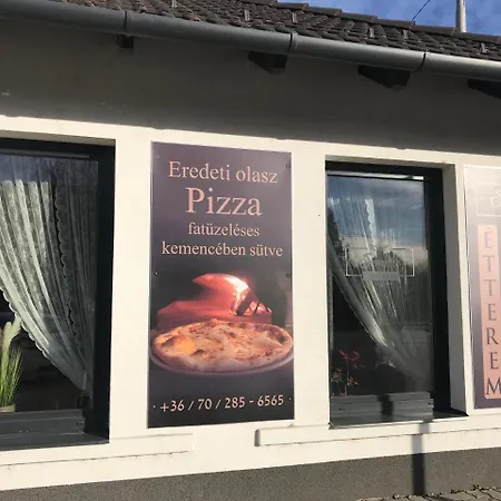 Bed & Breakfast Sempre Etterem Es Panzio