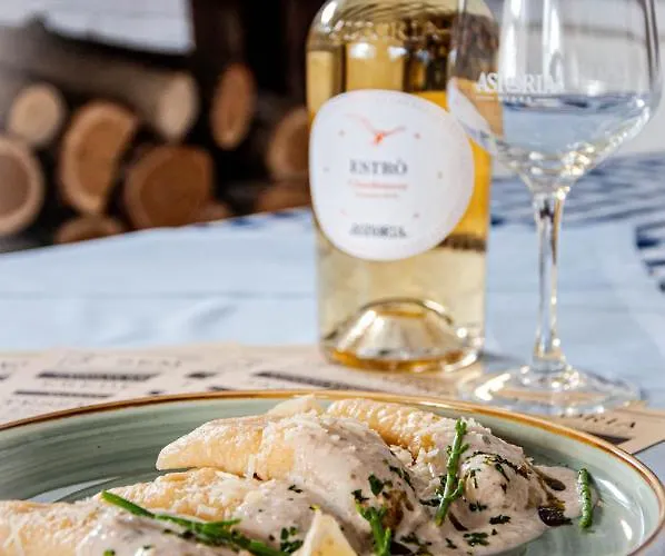 Sempre Etterem Es Panzio לינה וארוחת בוקר