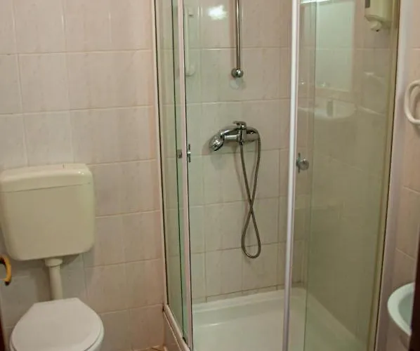 Sempre Etterem Es Panzio לינה וארוחת בוקר