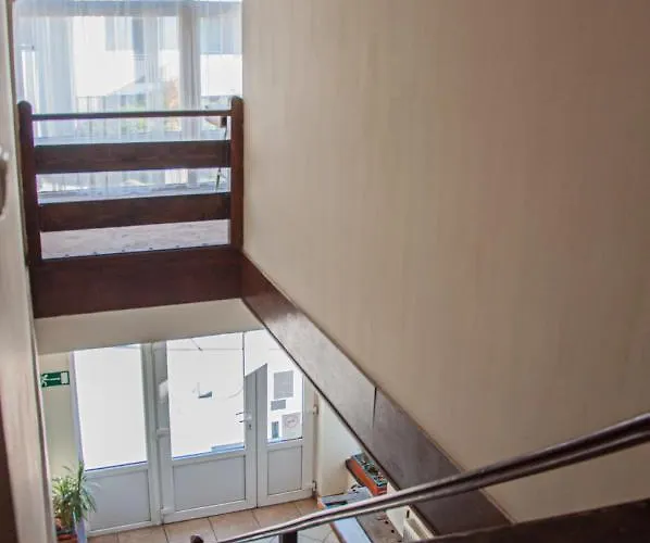 לינה וארוחת בוקר Sempre Etterem Es Panzio Székesfehérvár