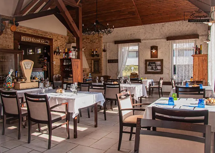 Bed & Breakfast Sempre Etterem Es Panzio 3*