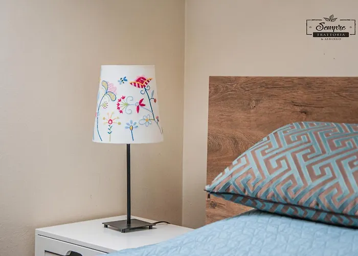 Bed & Breakfast Sempre Etterem Es Panzio 3*