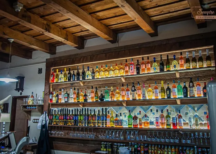 Sempre Etterem Es Panzio לינה וארוחת בוקר